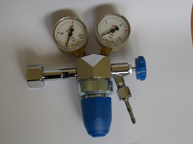 Egészségügyi nyomáscsökkentő PUR-027